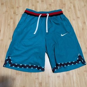 Retro Nike Shorts ‘Grizzlies’